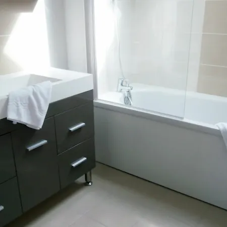 Residence Nemea Le Domaine Des Mauriers 3*